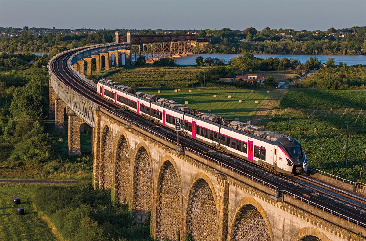 Train intercité Cubzac-les-Ponts