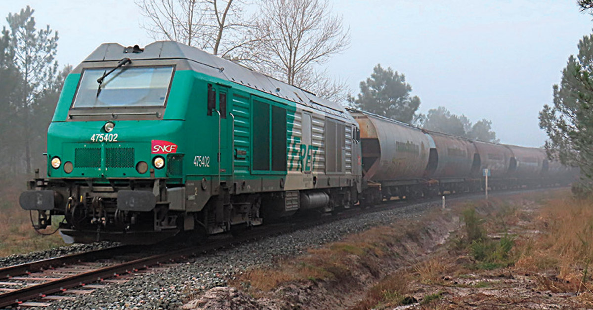 Le premier train entre Tartas et Laluque était un train de maïs assuré par Hexafret avec la BB 475402 (3 février 2025).