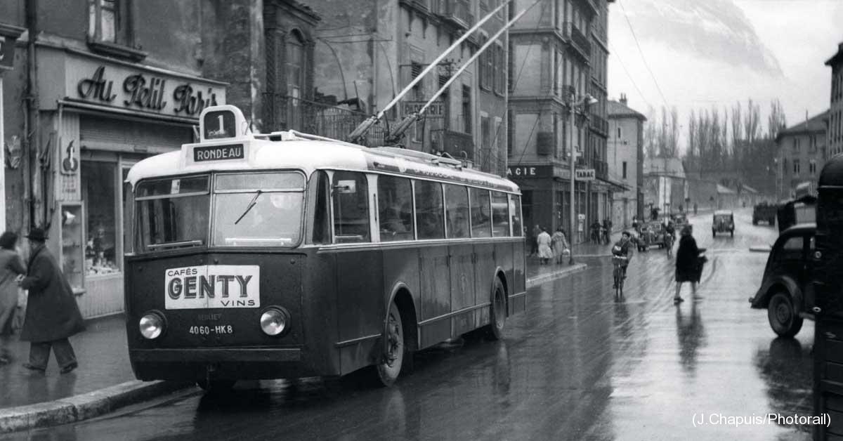 Quand le trolleybus enterre le tramway