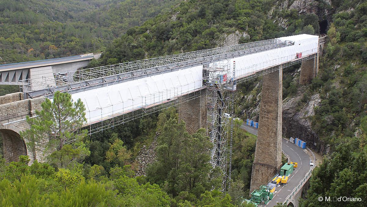 Le pont du Vecchio en cours de régénération