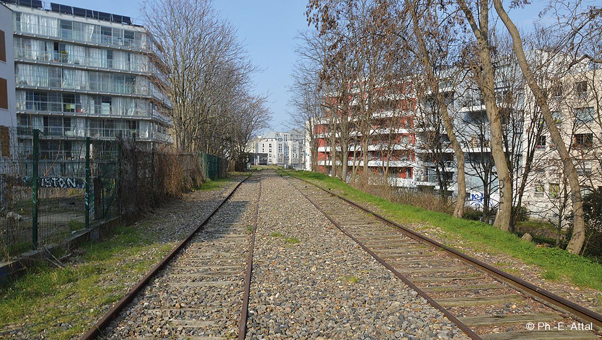 Une ferme au bord de la Petite Ceinture