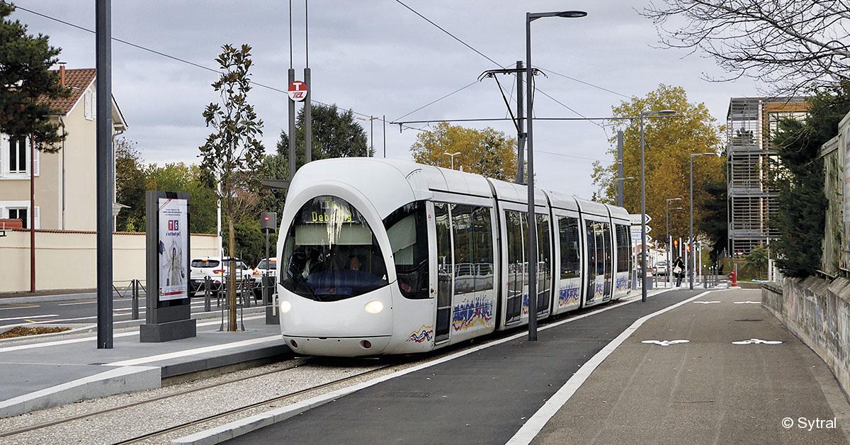 Le tram T 6 lyonnais en service