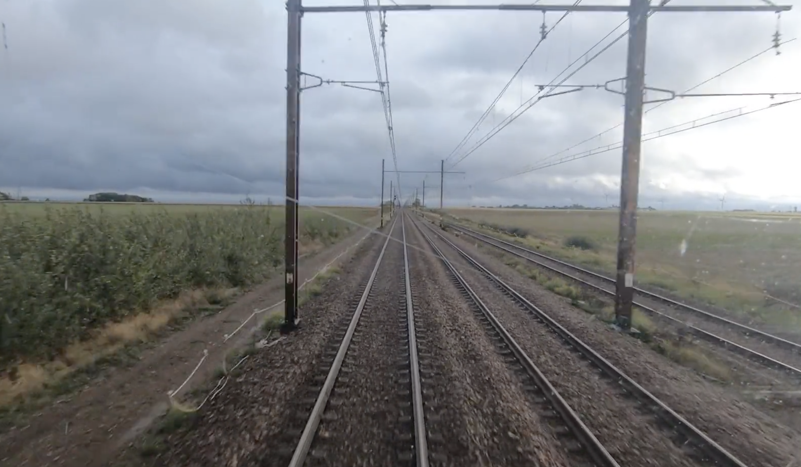 RP306 : DE PARIS-AUSTERLITZ À TOURS – En cabine d’un V200 (2e partie)