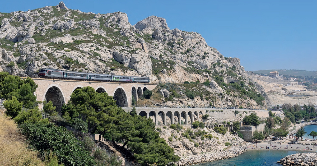 LES LIAISONS TRANSVERSALES – Des trains classiques aux TGV