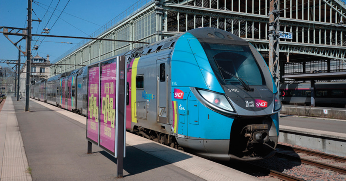 Rame TER Pays de la Loire n° 510 L à Tours le 22 mars 2022.