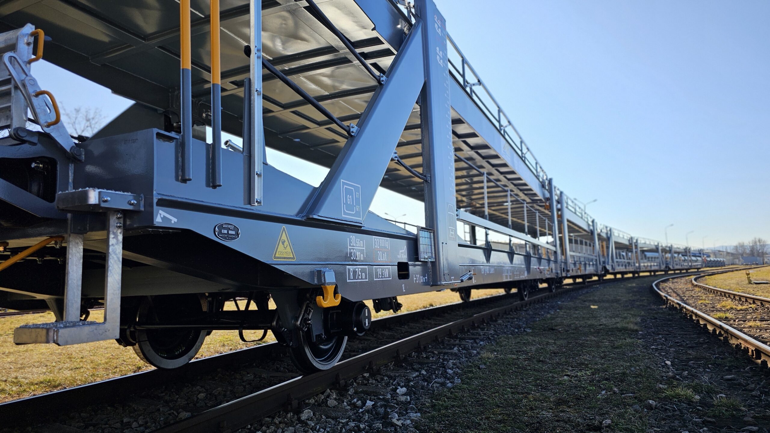 Ermewa a reçu son 50 000e wagon et en présente un nouveau pour le transport de produits palettisés