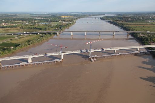 Manuel Valls et Alain Vidalies sur le chantier de la LGV SEA
