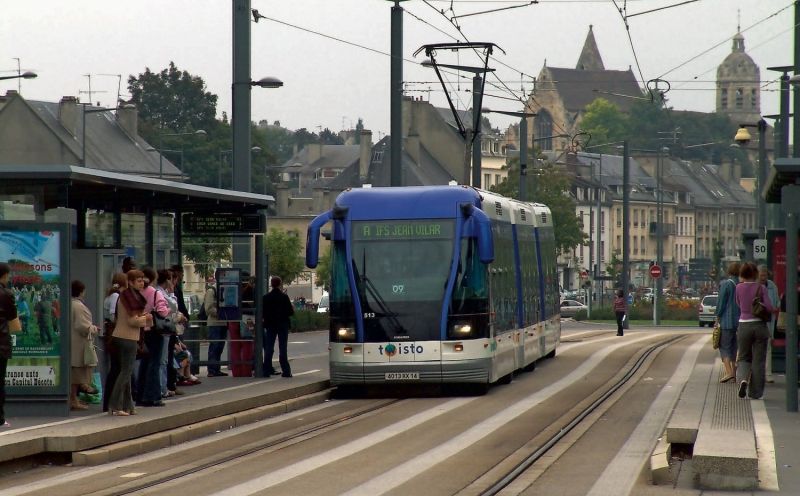 Caen passe au tramway fer en 2018